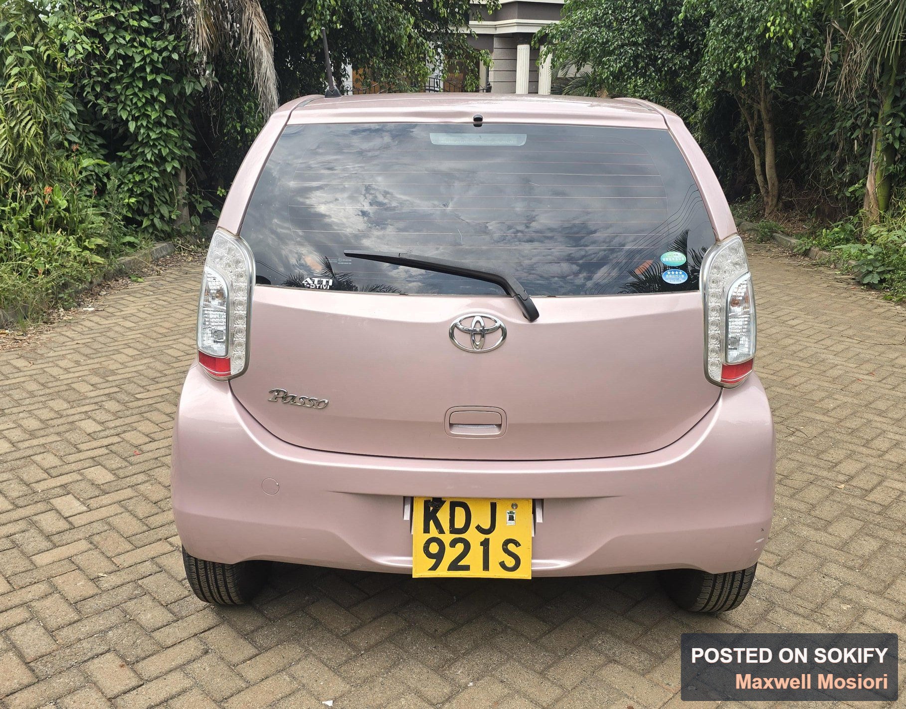 Toyota passo 1300CC